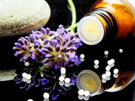 Picture of Homeopatska zdravila in svetovanje farmacevta pri samozdravljenju spomladanskih težav